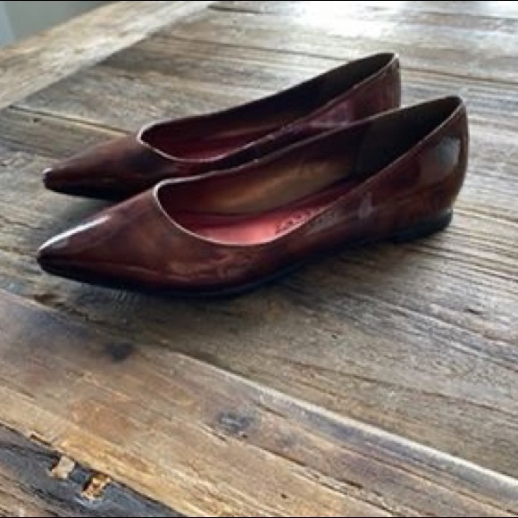 Brown patent flats - Picture 3 of 3